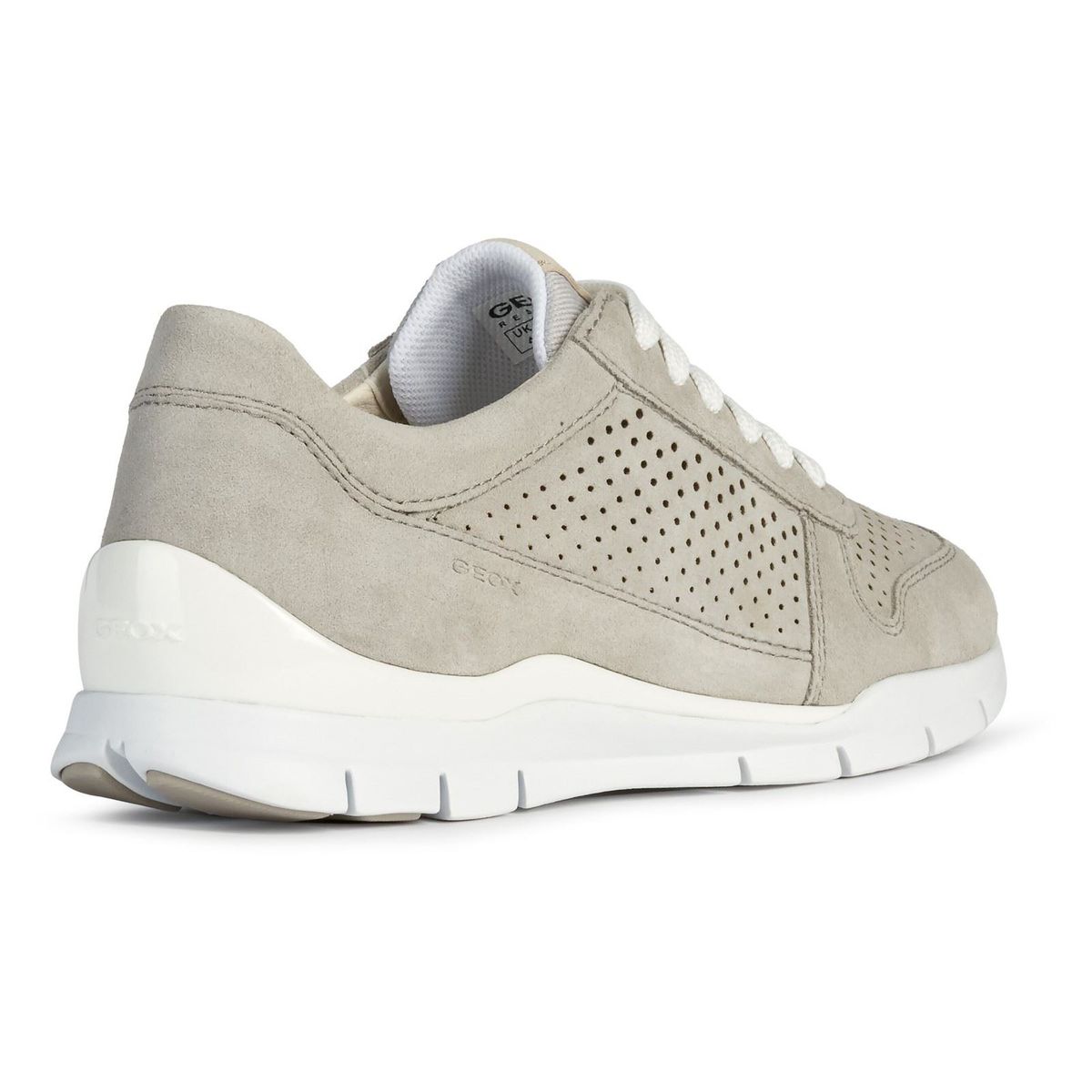 Perforierte Sneaker im Laufschuh-Stil