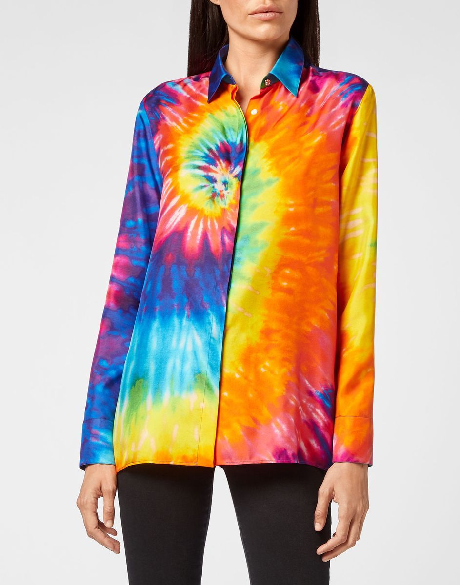 Seidenhemd mit psychedelischem Batikmuster