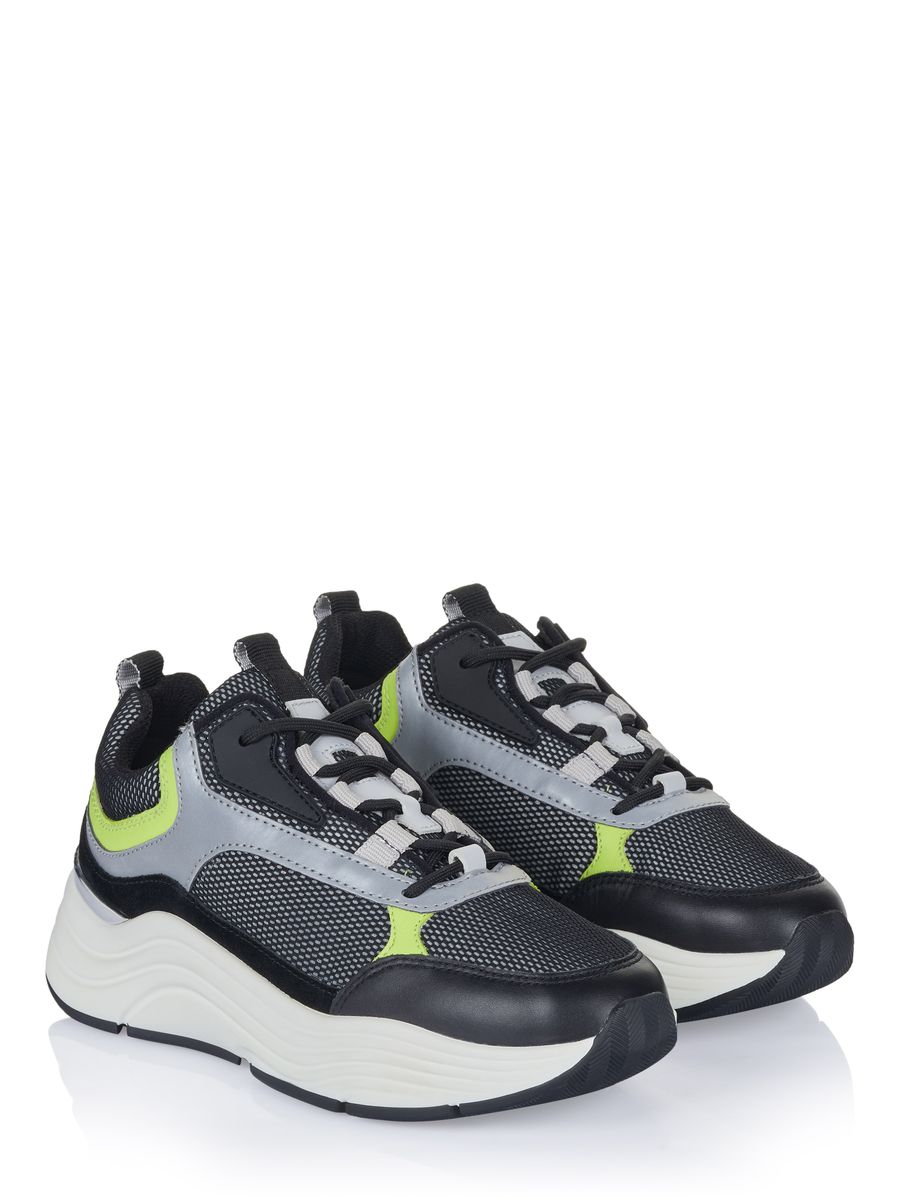 Sportliche Sneaker aus Mesh und Leder