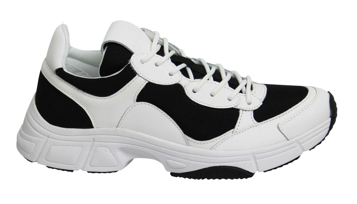 Monochromer, klobiger Mode-Sneaker