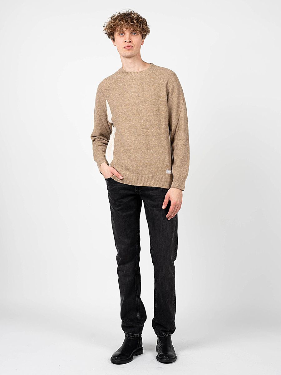 Strukturierter Strickpullover mit Kontrasteinsätzen