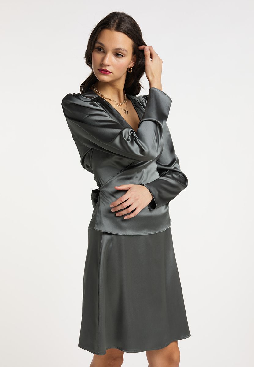 Satin-Wickelbluse mit rückseitigem Bindeband