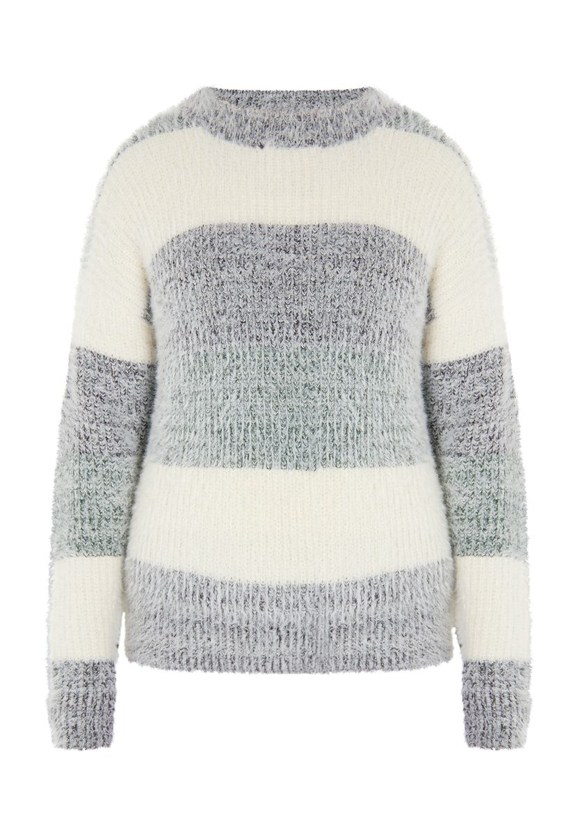 Weicher gestreifter Strickpullover