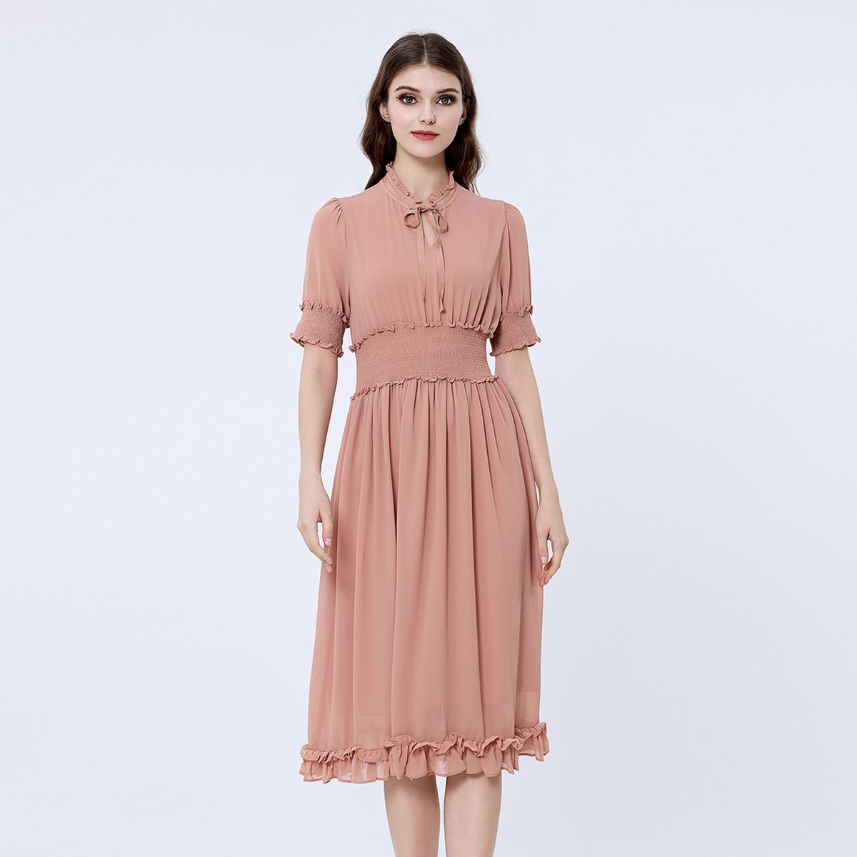 Midikleid mit geraffter Taille und Rüschensaum
