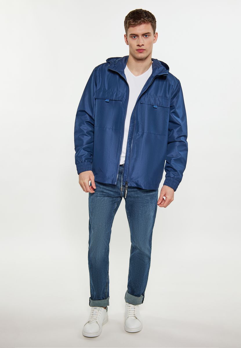 Leichter Technischer Anorak mit Kapuze