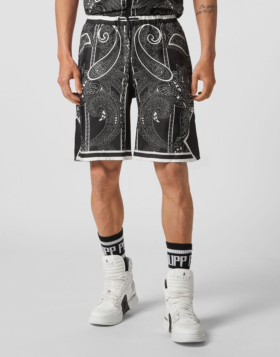 Schwarz-Weiße Shorts mit Paisley-Muster