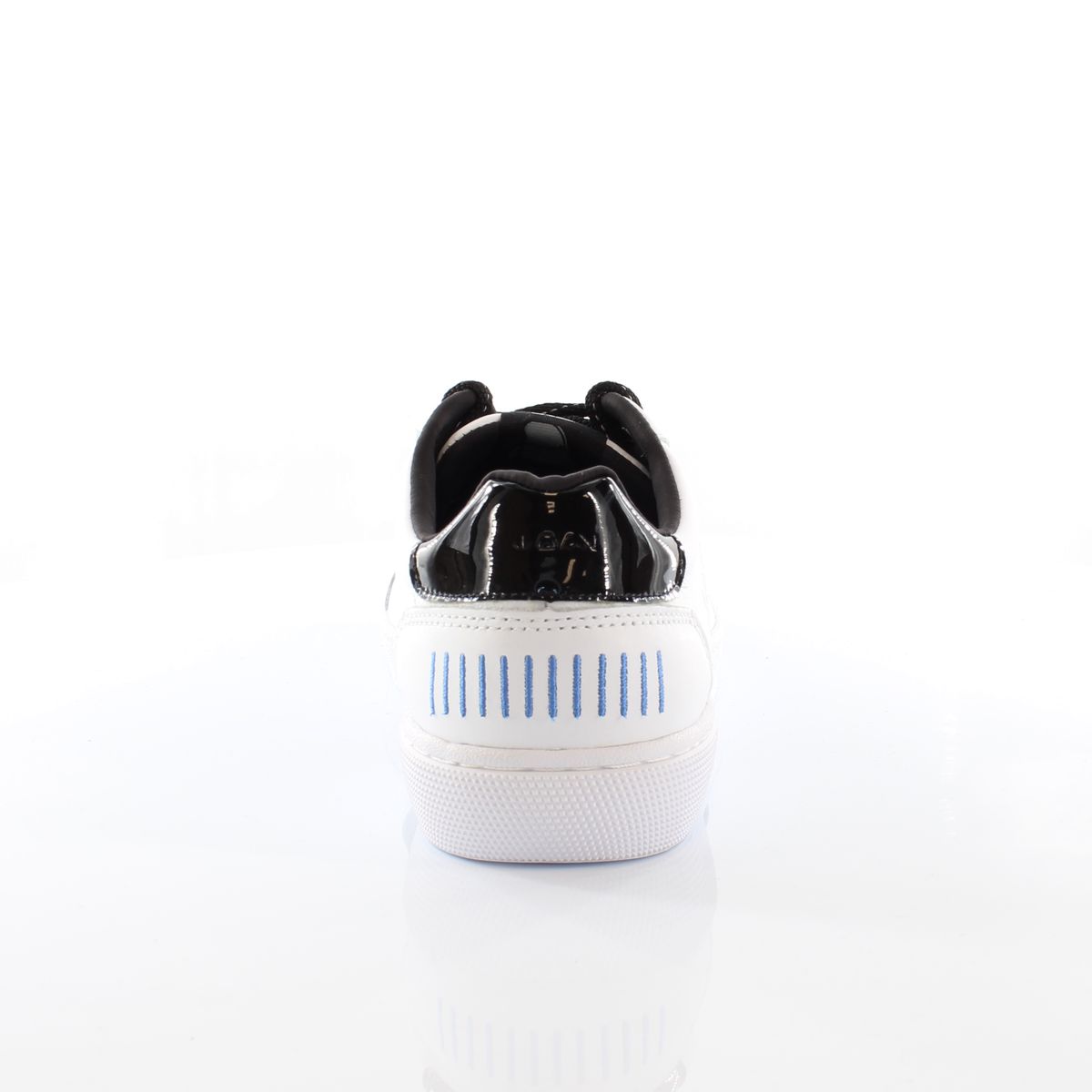 Moderne Low-Top Sneaker mit Kontrast