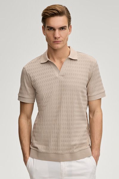 Joop! Cleison Sandfarbenes, strukturiertes Poloshirt mit kurzem V-Ausschnitt