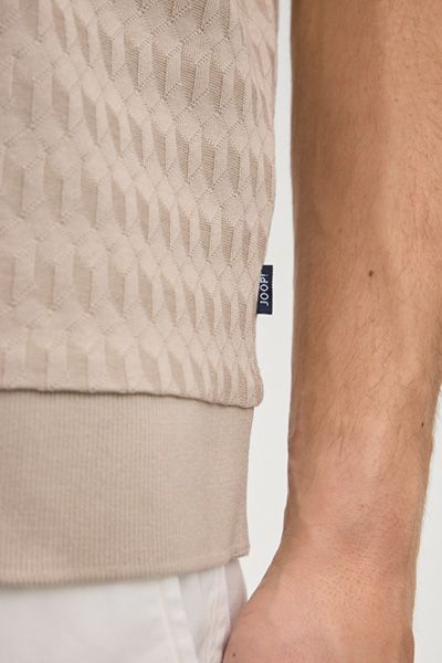 Joop! Cleison Sandfarbenes, strukturiertes Poloshirt mit kurzem V-Ausschnitt