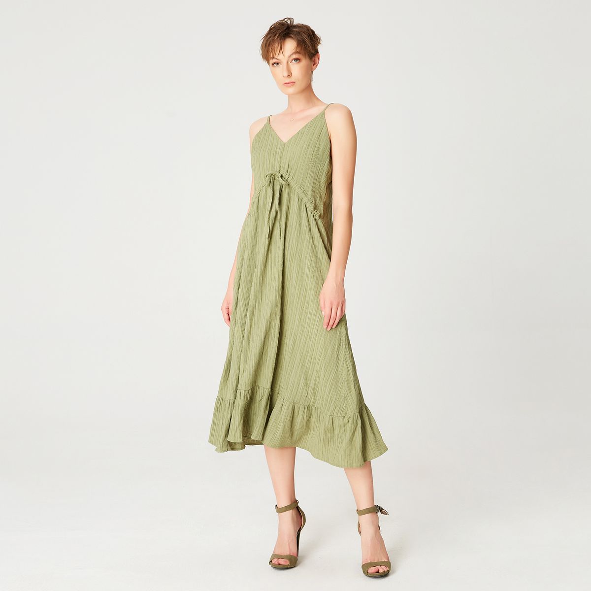 Trapezförmiges Midikleid mit Kordelzug und Trägern