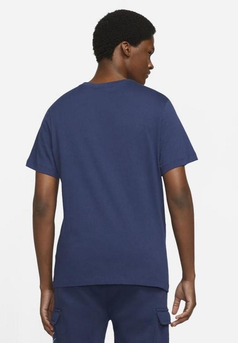 Grafik-T-Shirt mit mehrfarbigen Swooshes