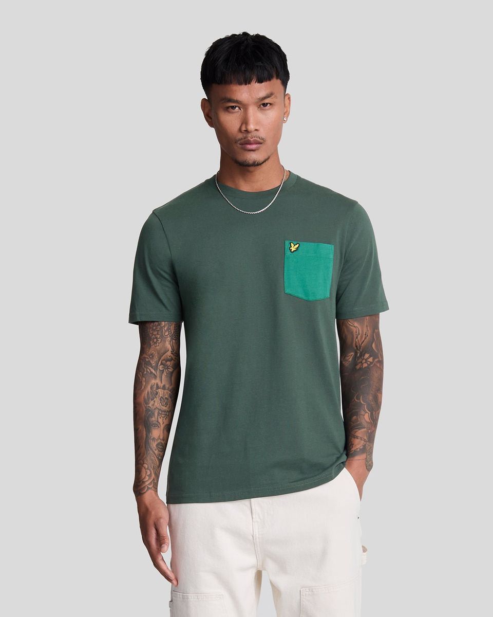 T-Shirt mit Kontrasttasche und Rundhalsausschnitt