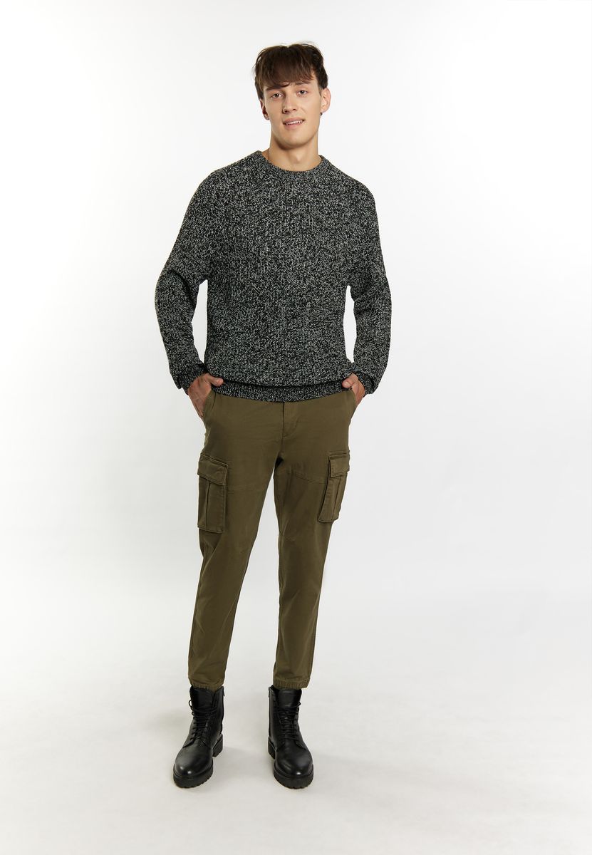 Klassischer melierter Rippstrick-Pullover