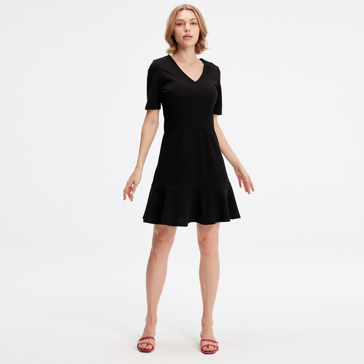 Minimalistisches Jerseykleid mit V-Ausschnitt