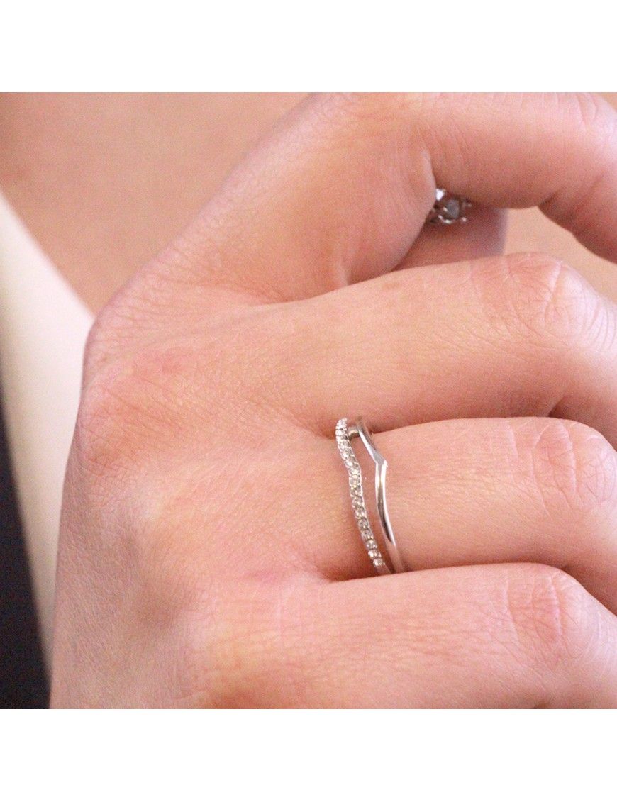 Eleganter geschwungener Kristall-Pavé-Ring