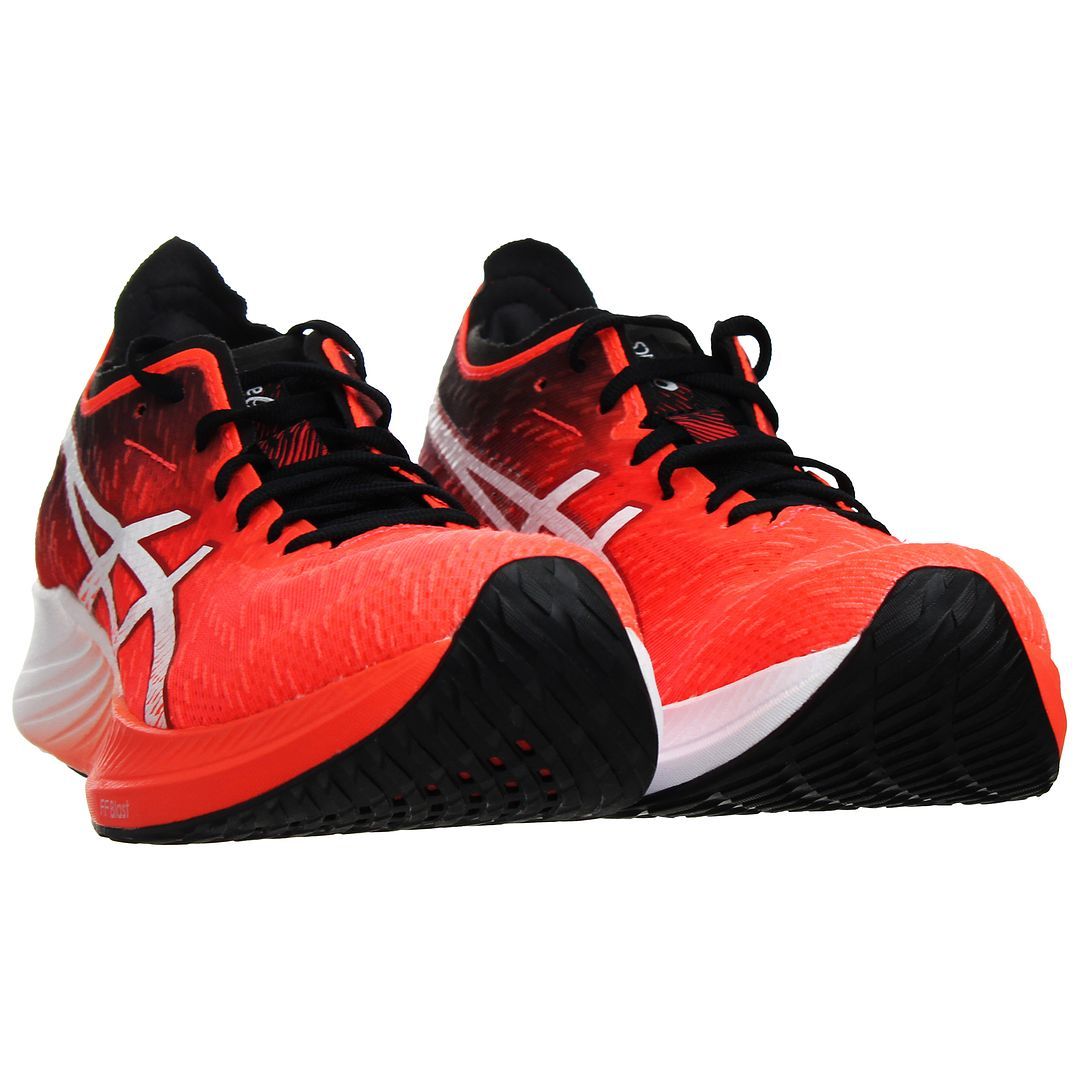 Performance-Laufschuhe mit Carbonplatte