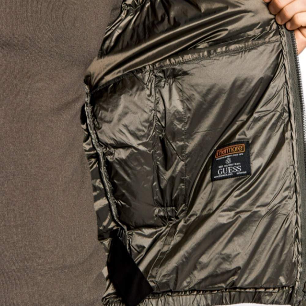 Metallische Pufferjacke mit Stehkragen