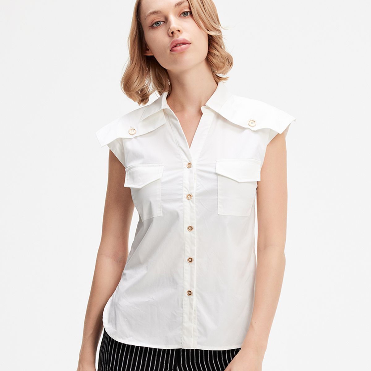 Ärmellose Bluse im Utility-Stil mit Schulterklappen
