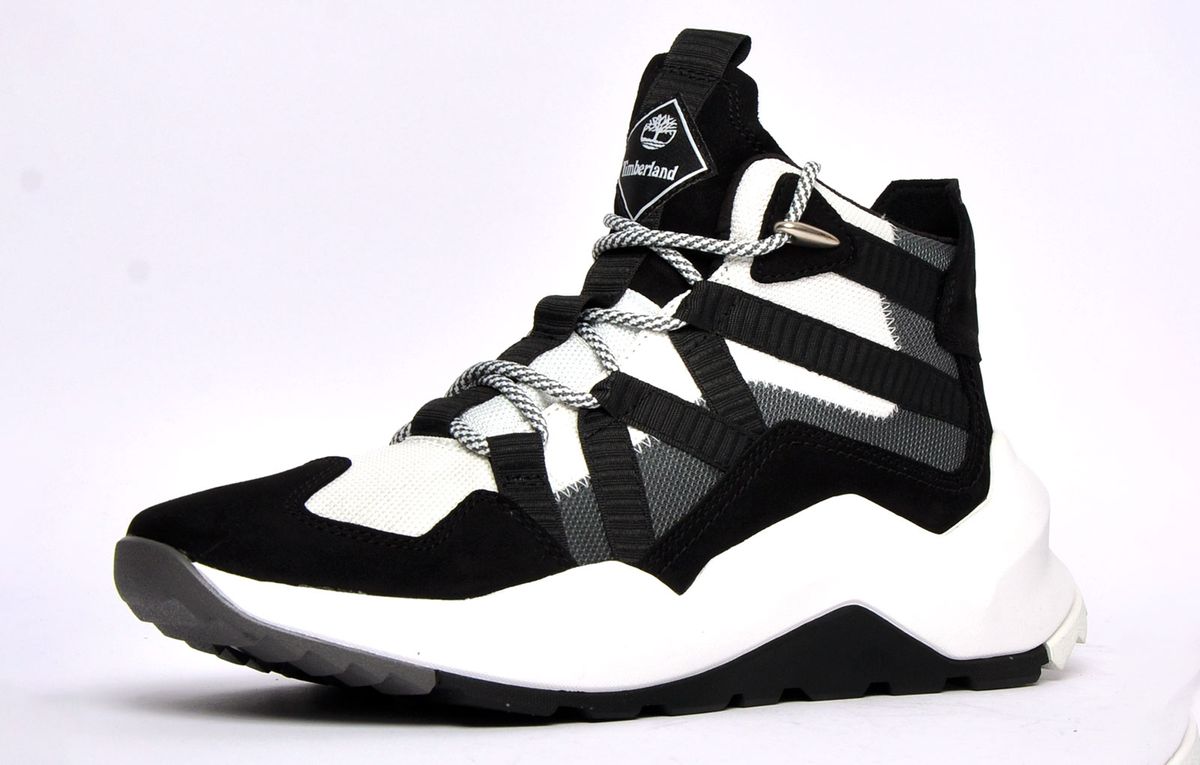 Dynamischer Materialmix Mid-Top Sneaker