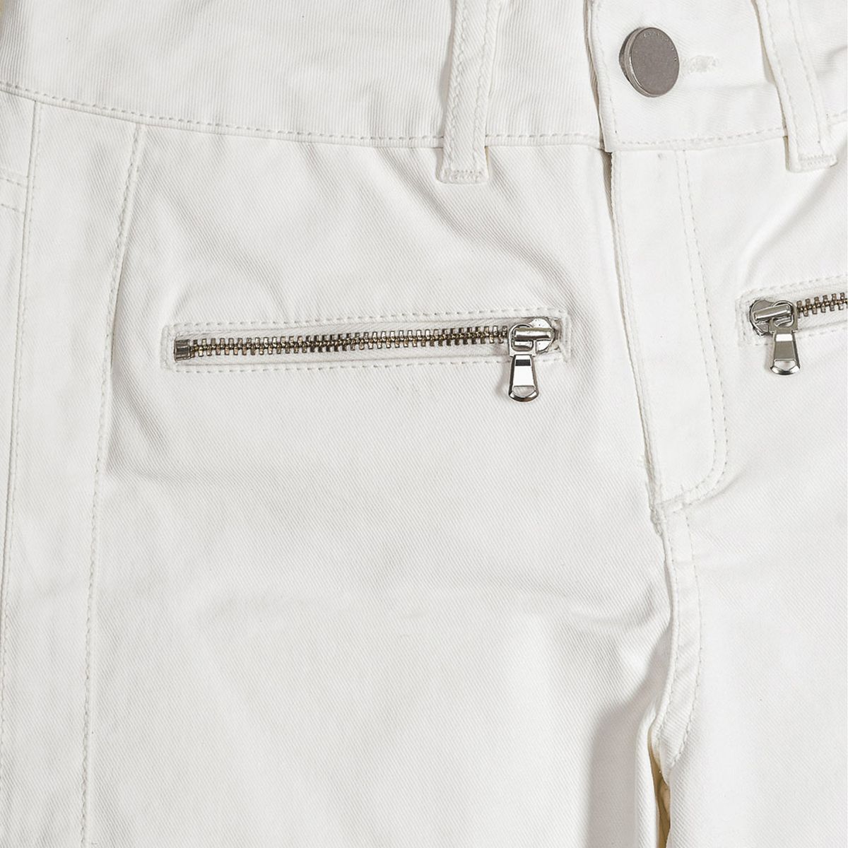 Schmal geschnittene Hose mit Reißverschlussdetails