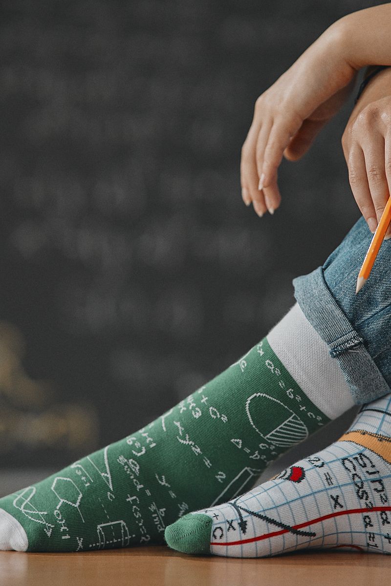 Asymmetrische Schulthemen Motivsocken