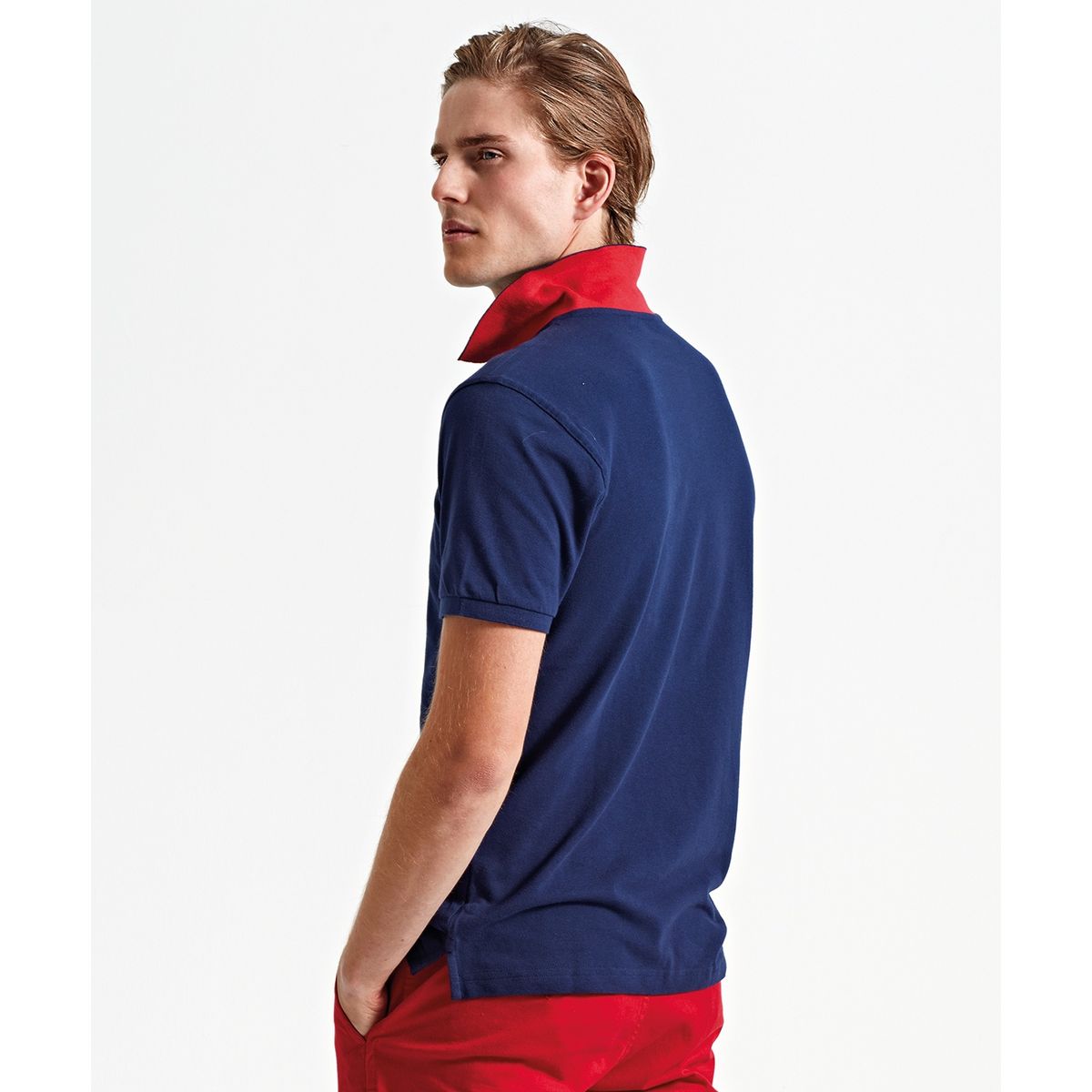 Klassisches Polo mit Kontrast-Details