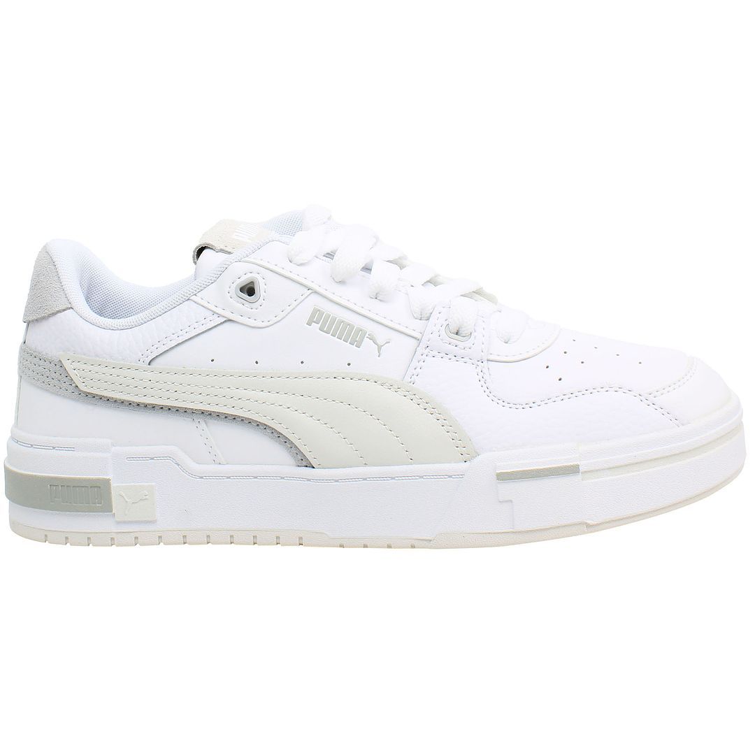 Minimalistische weiße Leder-Sneakers