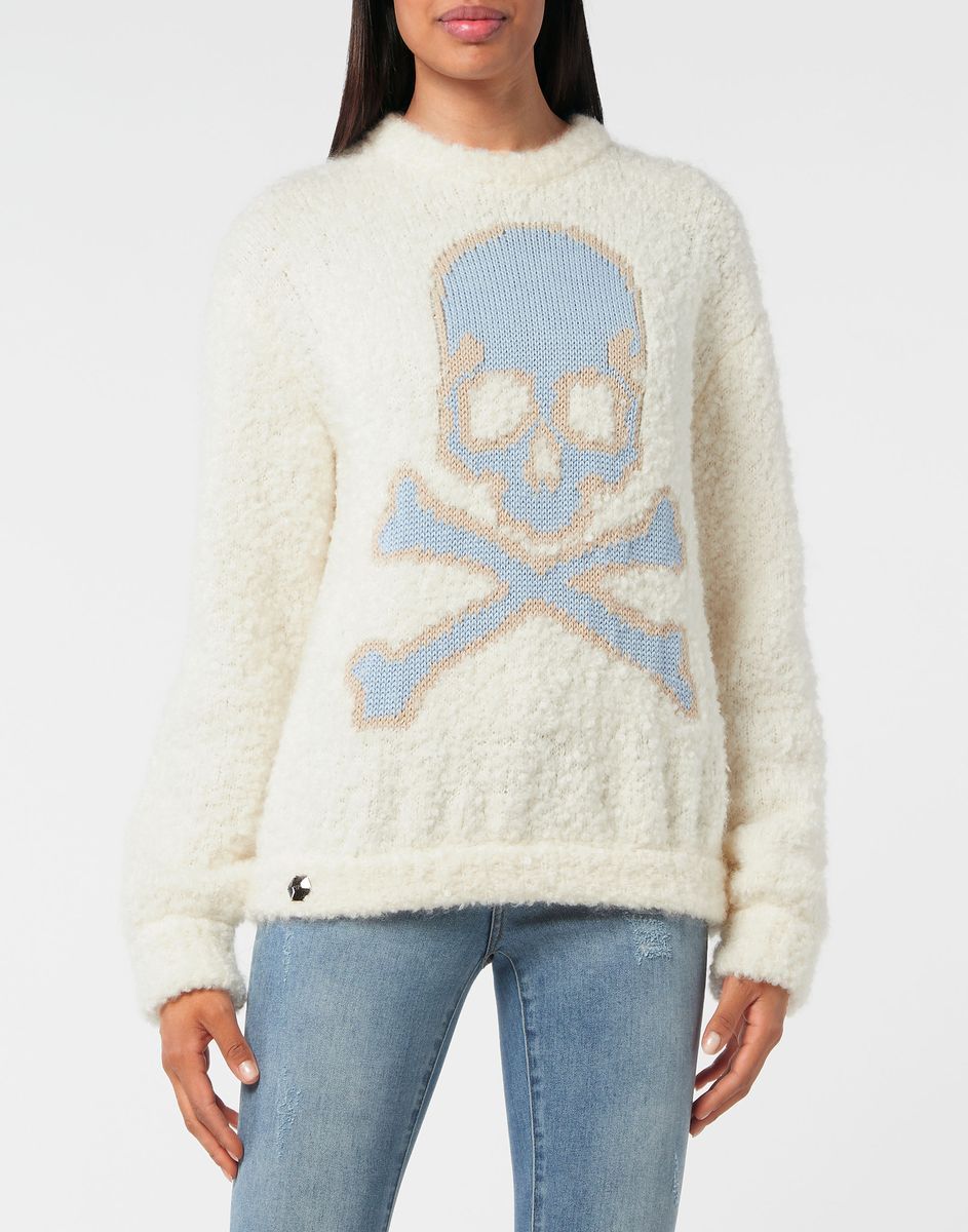 Bouclé-Strickpullover mit Skull and Bones