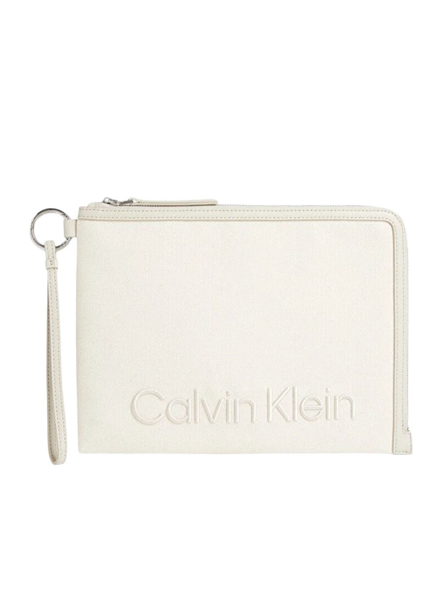 Handgelenktasche mit geprägtem Logo