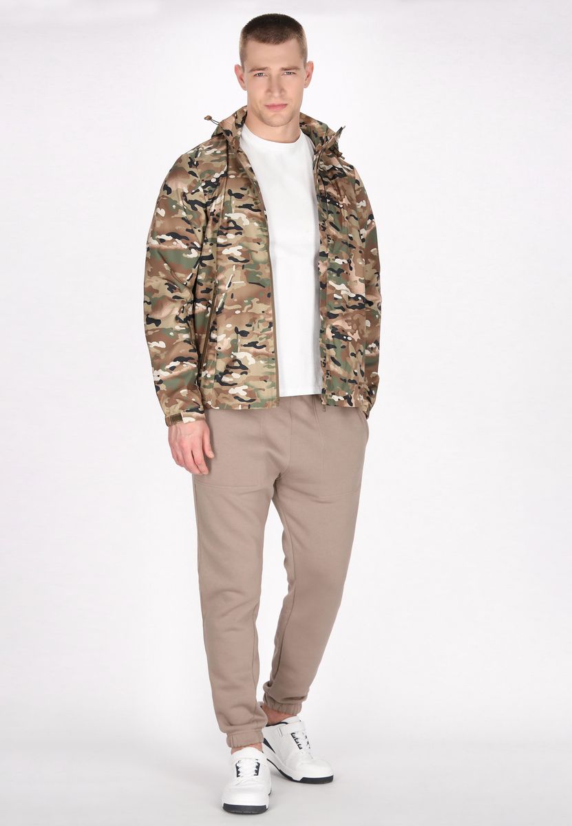 Funktionale Outdoor-Kapuzenjacke mit Tarnmuster