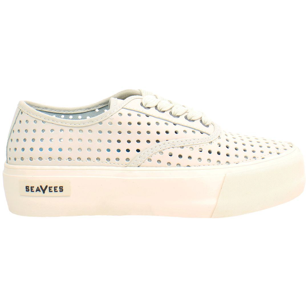 Perforierter Plateau-Sneaker zum Schnüren