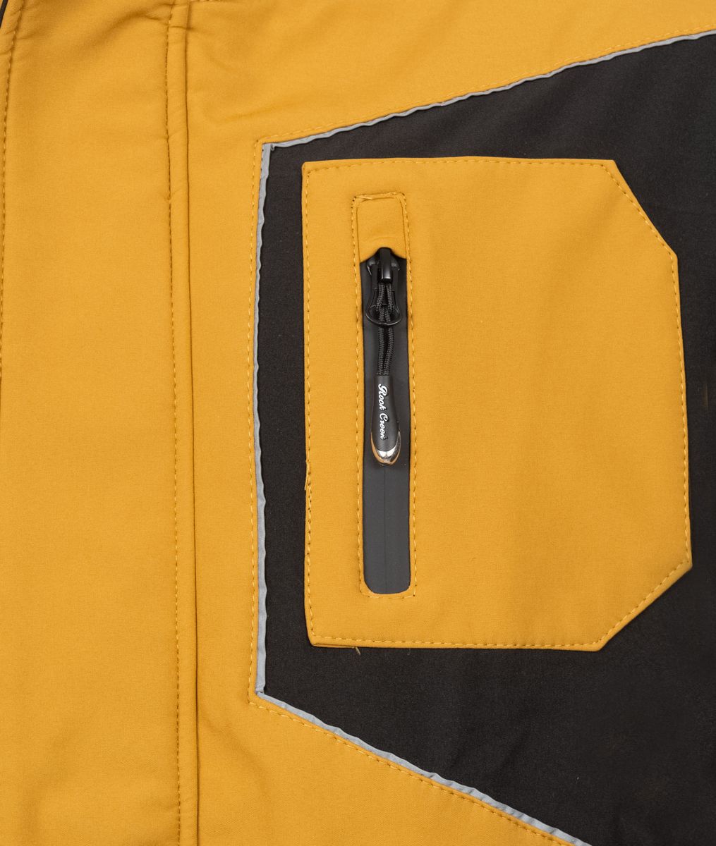 Funktionale Softshelljacke mit Kapuze