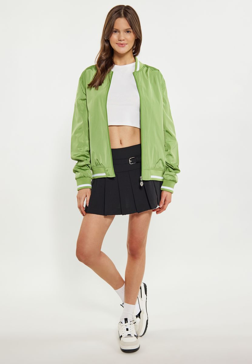 Glänzende leichte Bomberjacke