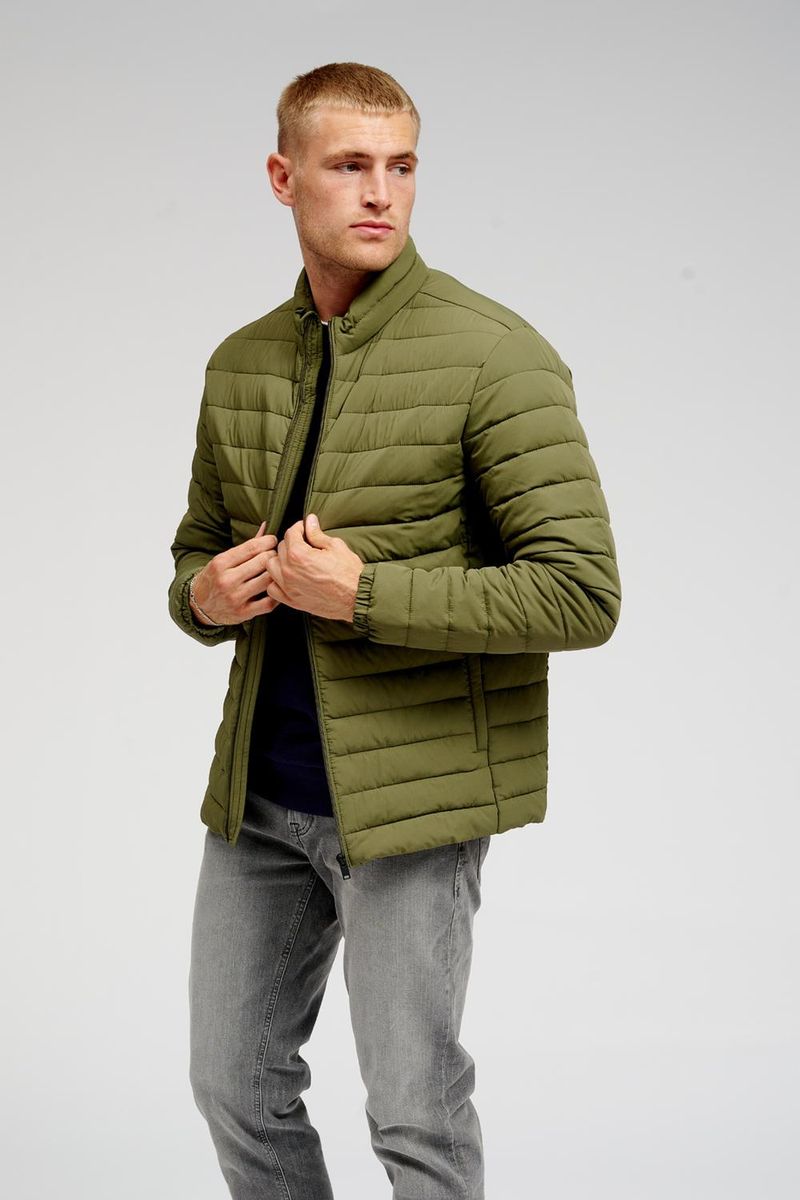 Leichte olivgrüne Steppjacke