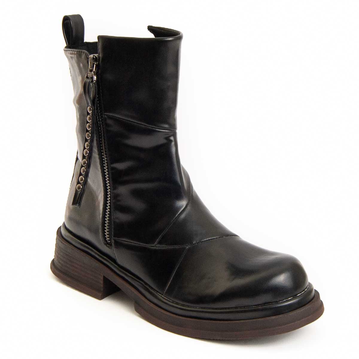 Modische Stiefeletten mit verzierten Reißverschlüssen