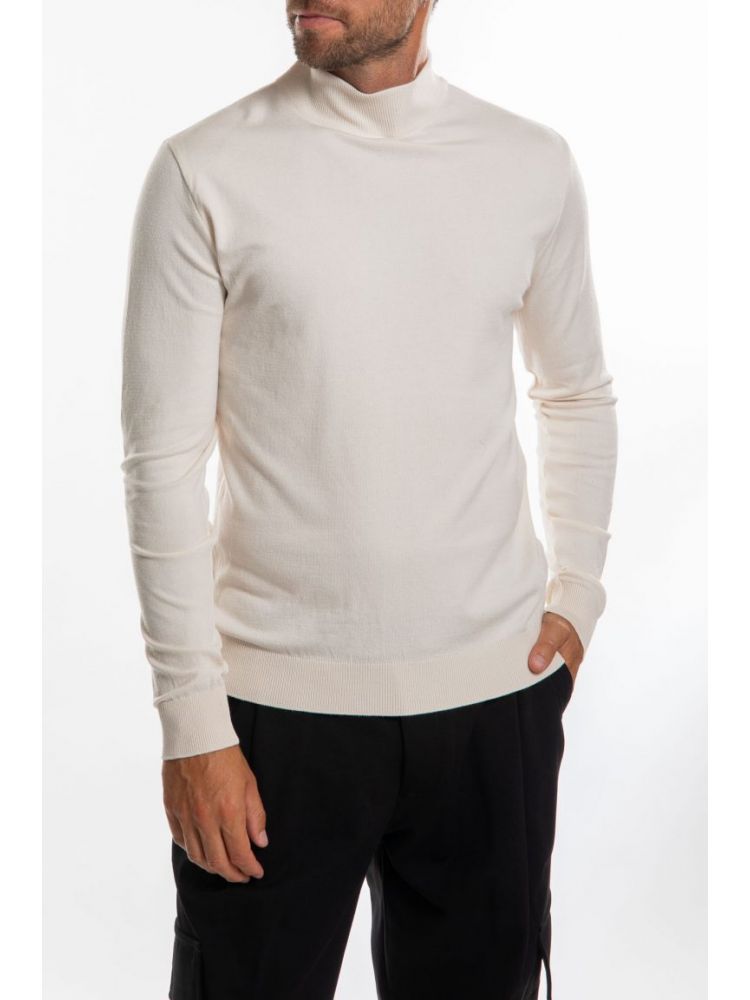 Minimalistischer Strickpullover mit Stehkragen