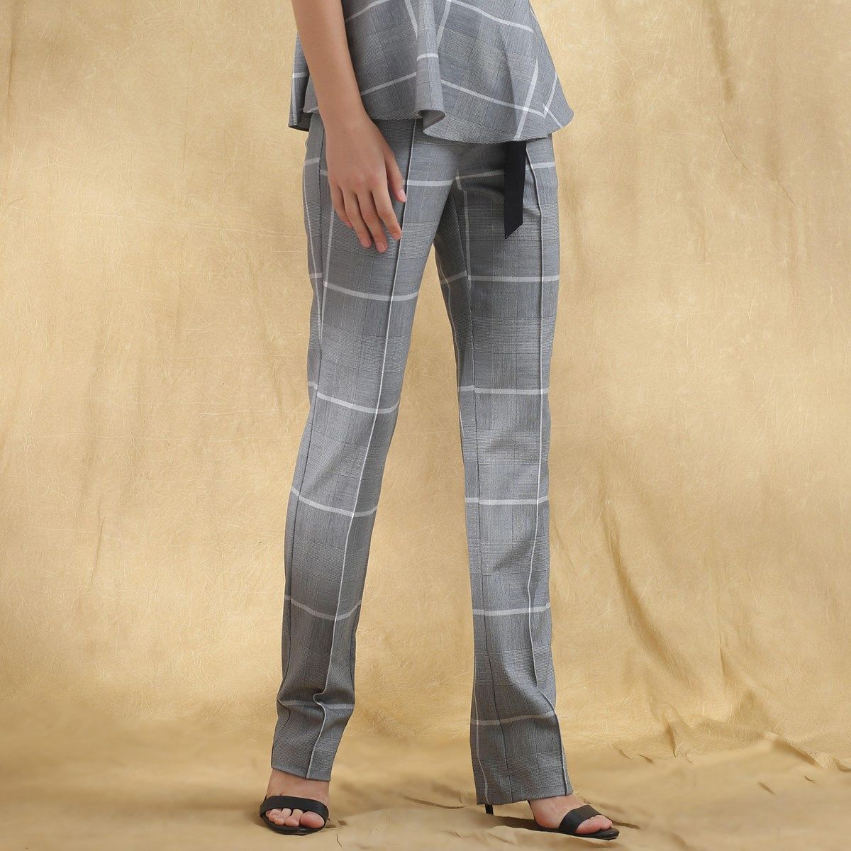 Klassische Stoffhose mit Schottenmuster