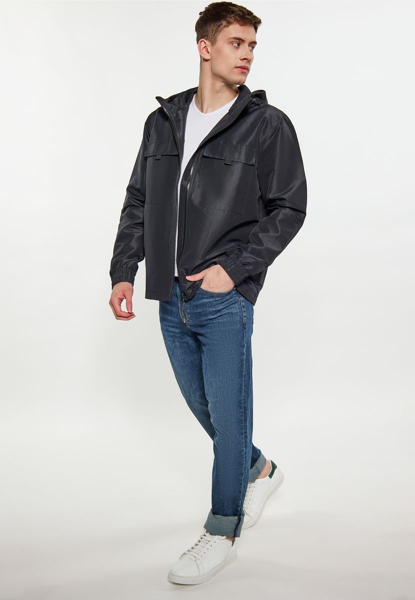 Funktionaler Anorak mit Kapuze