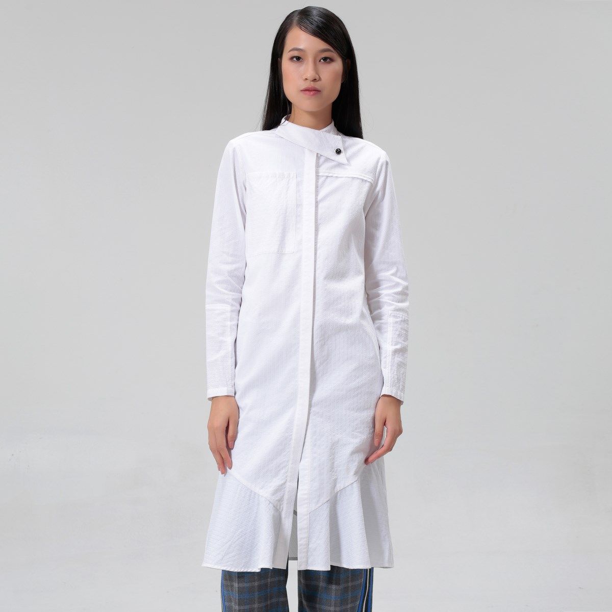 Minimalistisches Asymmetrisches Hemdblusenkleid