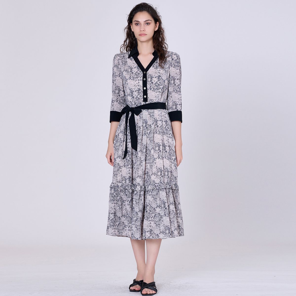 Bedrucktes Midi-Hemdkleid mit Gürtel