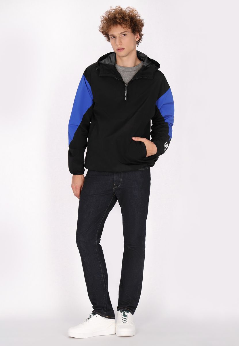Windbreaker-Anorak mit Kapuze und Colorblock