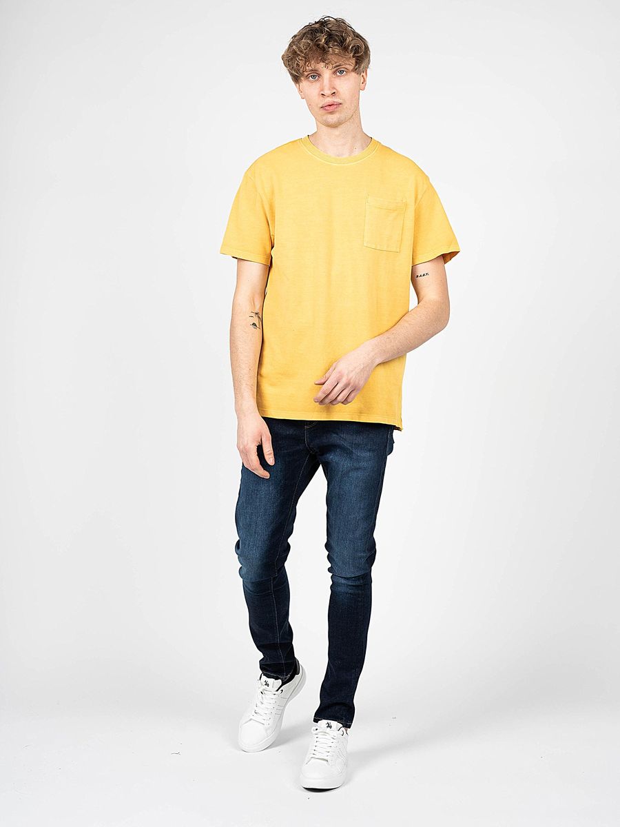 Herren T-Shirt mit regulärer Passform und Tasche