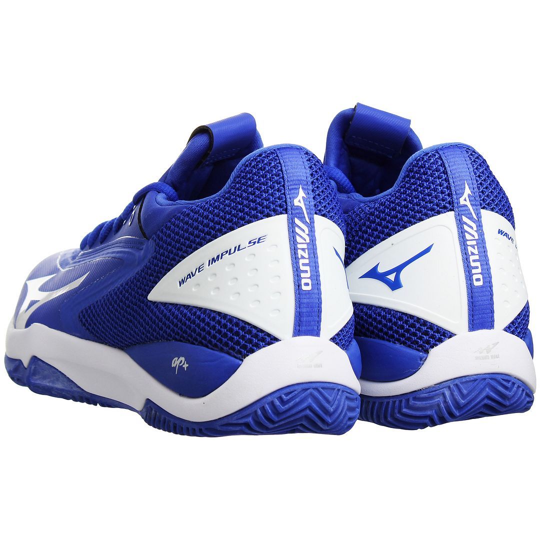 Performance Tennisschuhe mit Wave-Technologie