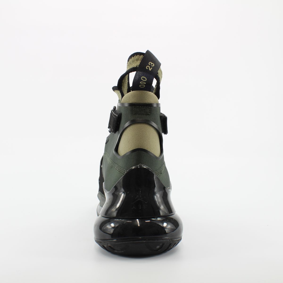 Hohe Sneaker mit Riemen