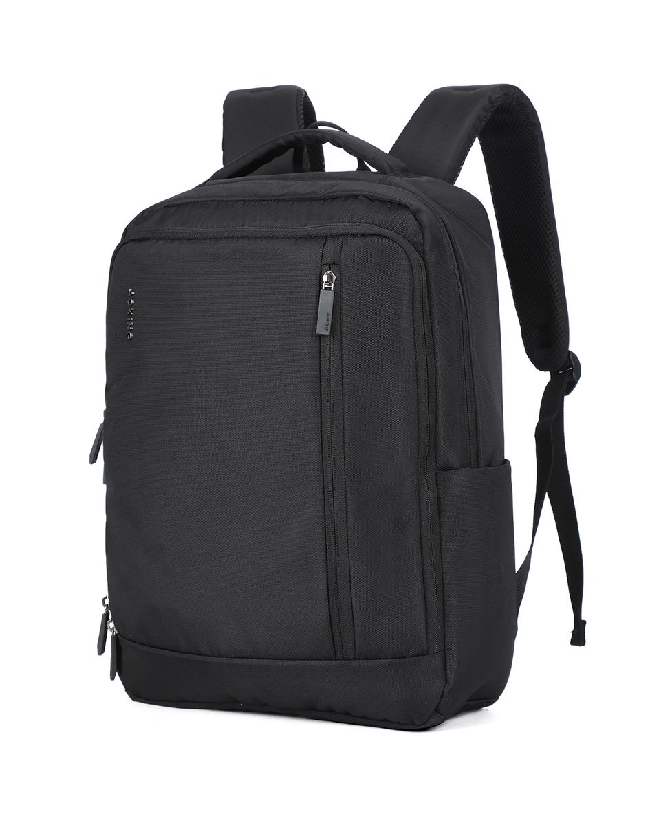 Minimalistischer Tech-Rucksack mit Reißverschluss