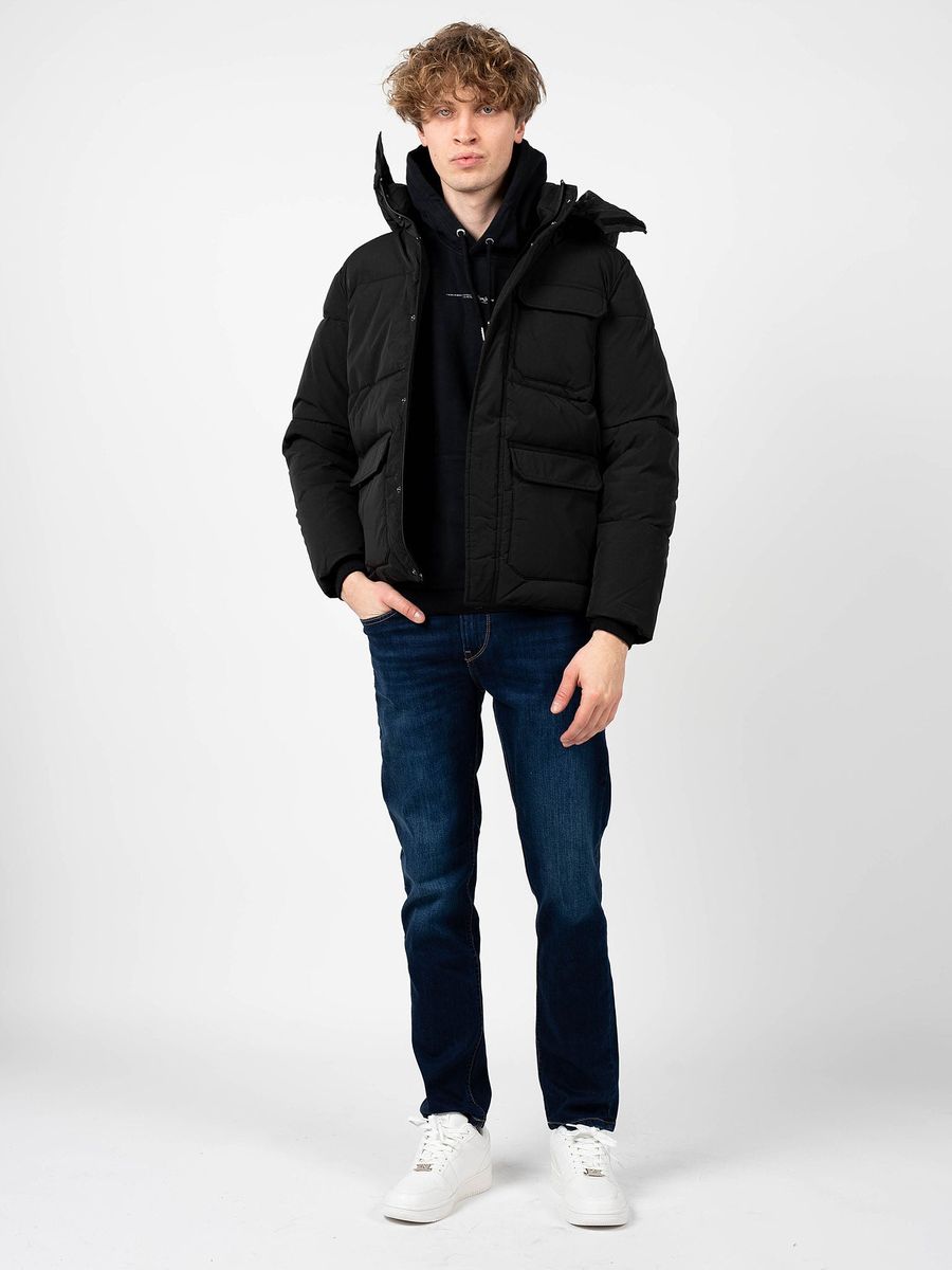 Isolierte Pufferjacke mit Kapuze