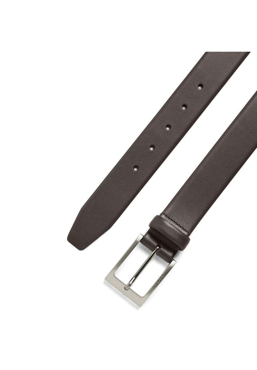 Klassischer Ledergürtel mit silberner Schnalle