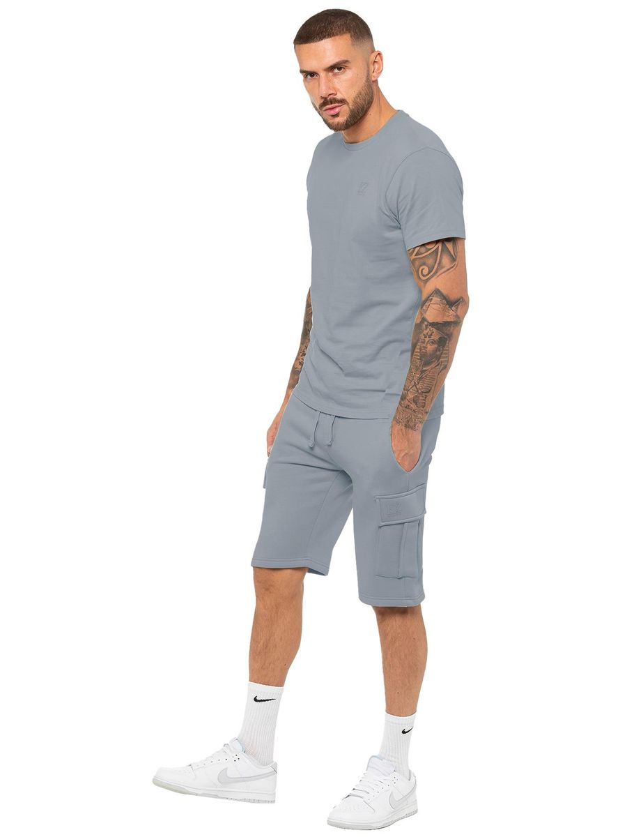 Set aus T-Shirt und Cargo-Shorts