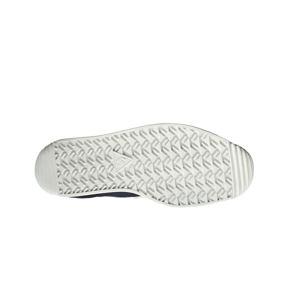 Sportliche Low-Tops im Vintage-Stil