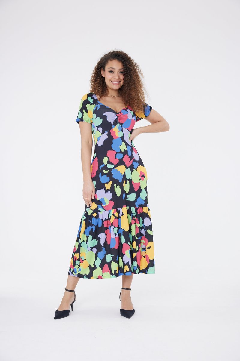 Farbenfrohes Maxikleid mit mehrfarbigem Muster